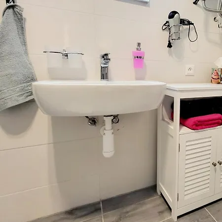 Louka Apartment *